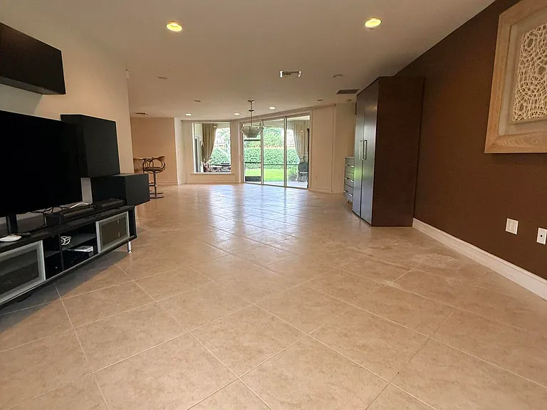 3509 NW 26th Ct — Photo 8