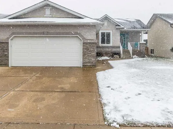 632 S Hemingway Cres NE, Medicine Hat, AB T1C 1X5