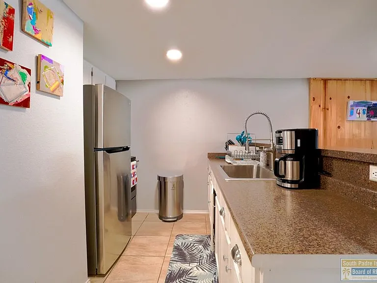 122 E Verna Jean Dr — Photo 8