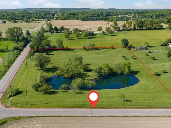 Barrs St SW, Massillon, OH 44647