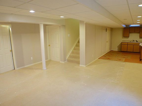 4th image of 7232 Essex Dr