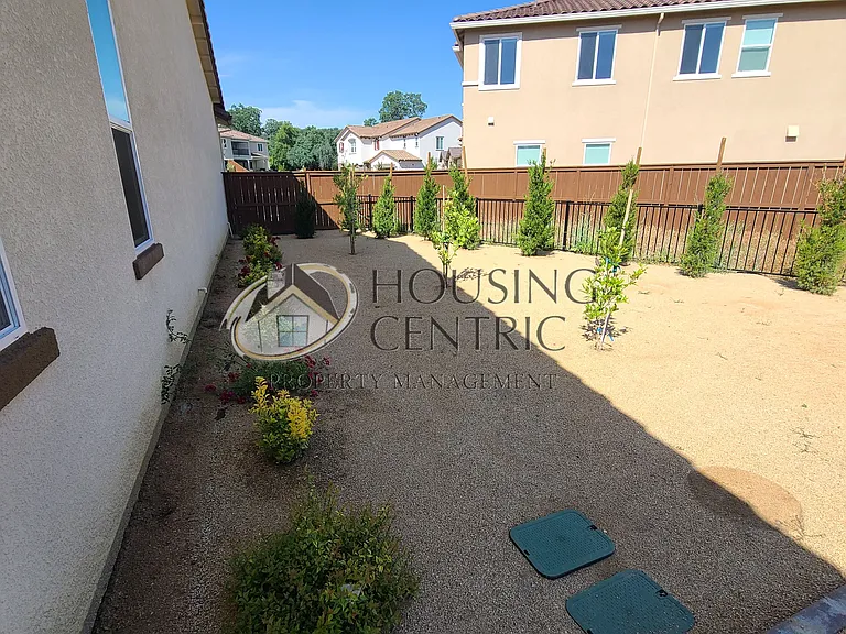 637 Lincoln Ct — Photo 62