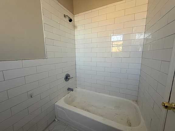 4th image of 93 Garrison Ave #4A