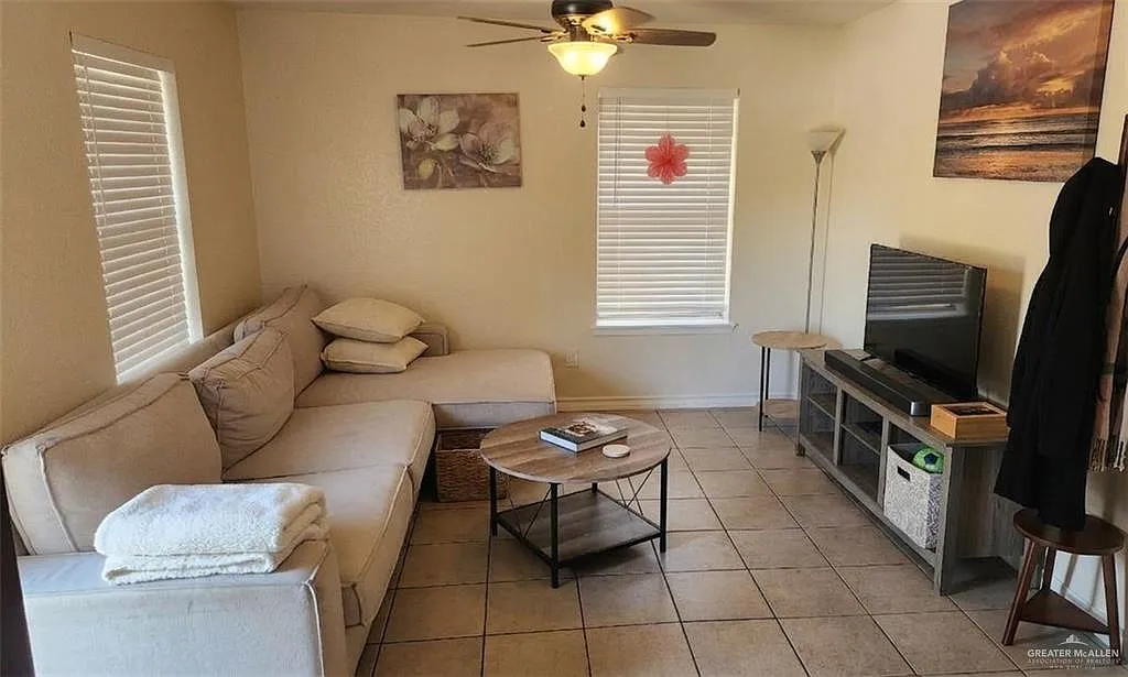 3 bed, 2.0 bath, 1153 sqft, $1,500 — Photo 2