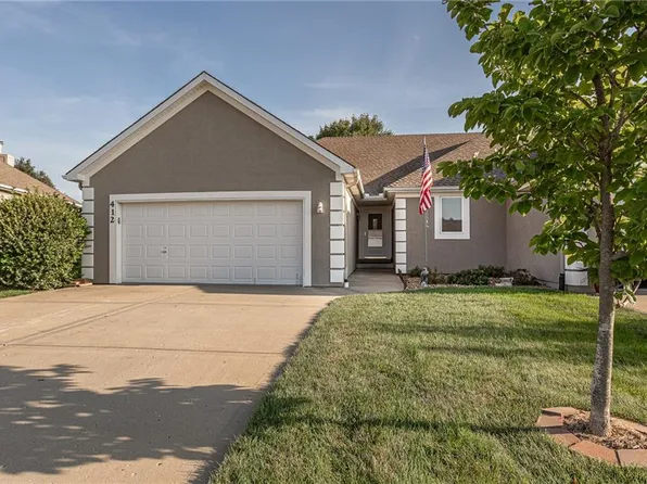 412 Marina Ct, Smithville, MO 64089