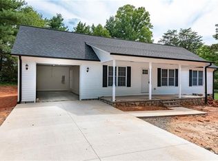 603 10th St SW, Conover, NC 28613