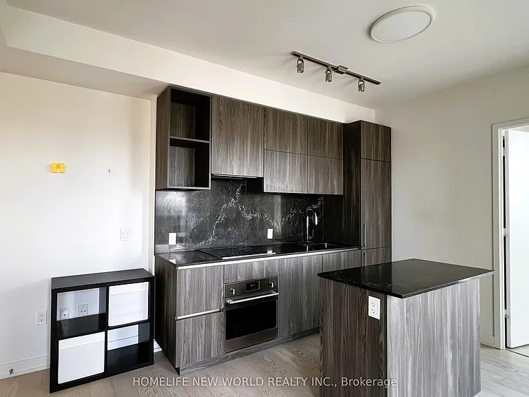 1 Yorkville Ave #4608 — Photo 2