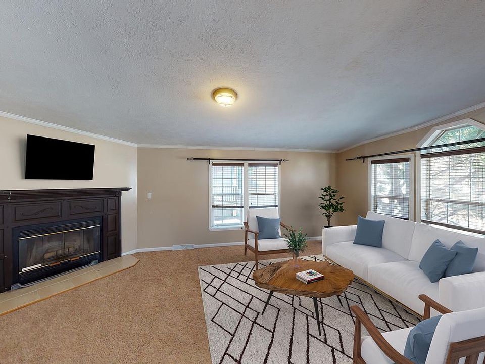 Optionally furnished common areas! Common areas can come beautifully furnished by our in-house design team for an additional fee.