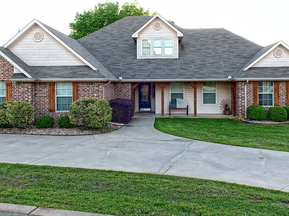 1st image of 1844 Woodbridge Dr