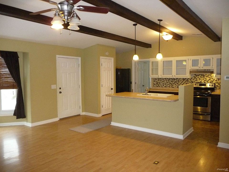 Open floor plan great for entertaining.