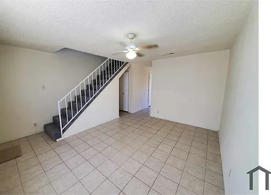 2 bed, 1000 sqft, $1,200 — Photo 4