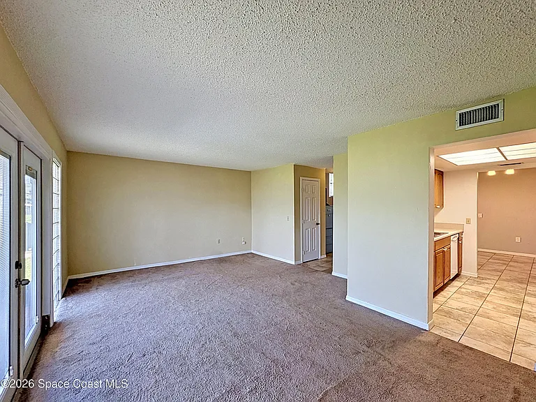 48 Bogart Pl — Photo 11