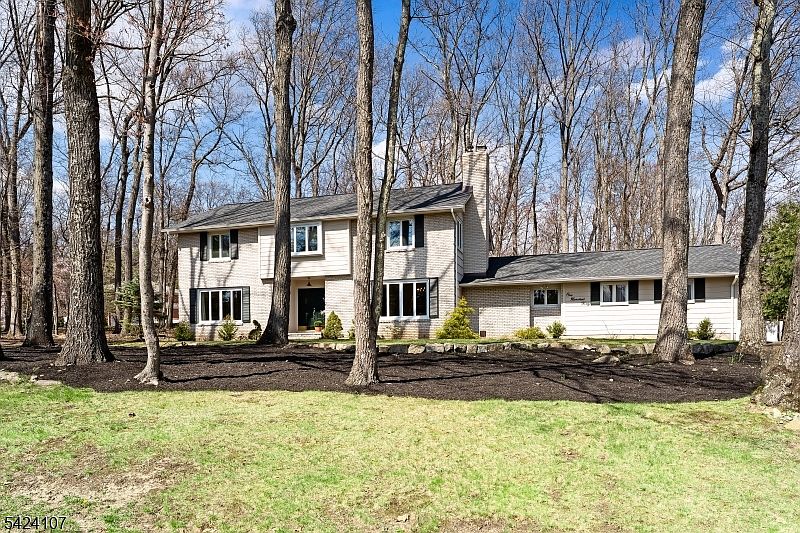 1st image of 140 Flintlock Rd