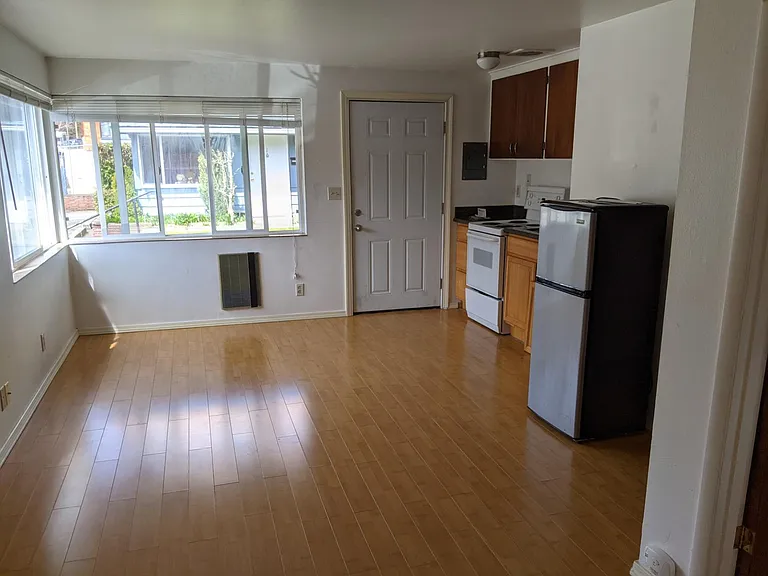 6538 Ravenna Ave NE #1 — Photo 1