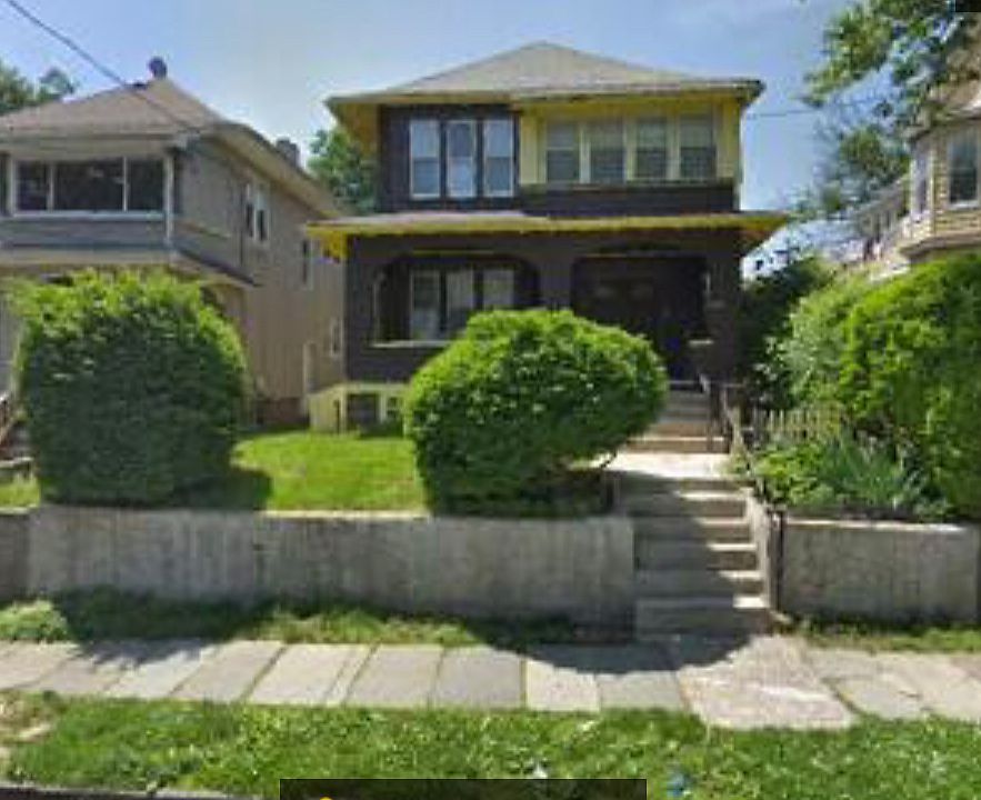 1st image of 334 S 2nd Ave