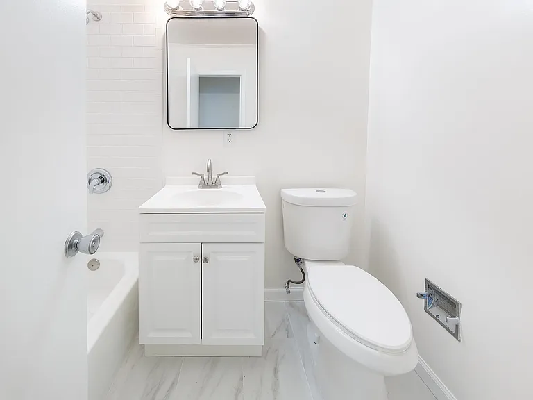 2232 Southgate Sq — Photo 43