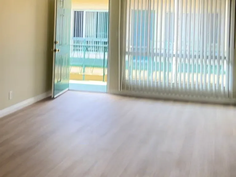 319 S Mariposa Ave #1 — Photo 18