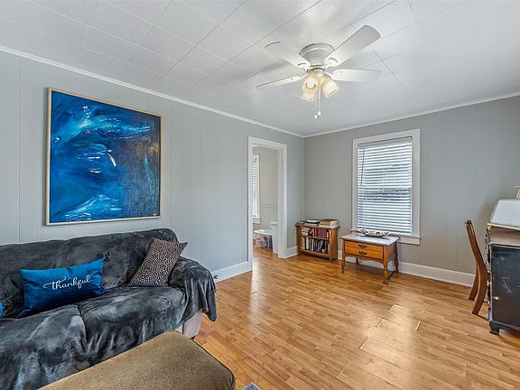 3rd image of 312 E Murchison St