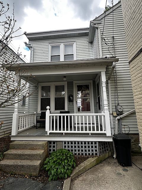 1st image of 124 E Main St