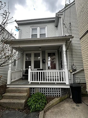 124 E Main St Photo 1