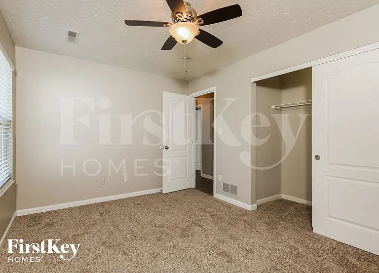 160 Cambridge Dr — Photo 5