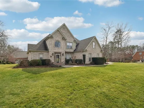 320 Panther Creek Ct, Winston Salem, NC 27107