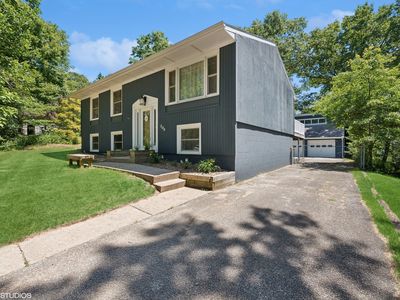 208 Pinewood Dr, Michigan City, IN, 46360
