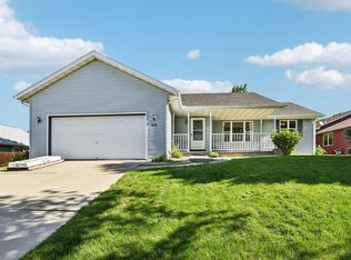 606 Garfield Ave, Evansville, WI 53536