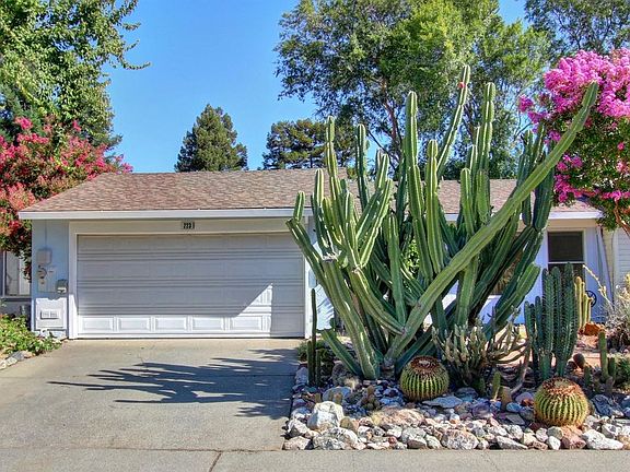 2nd image of 223 Baja Ave