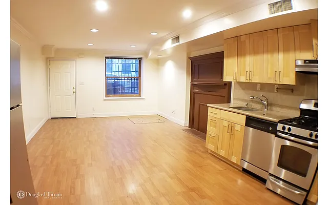 Rented by Douglas Elliman | media 23