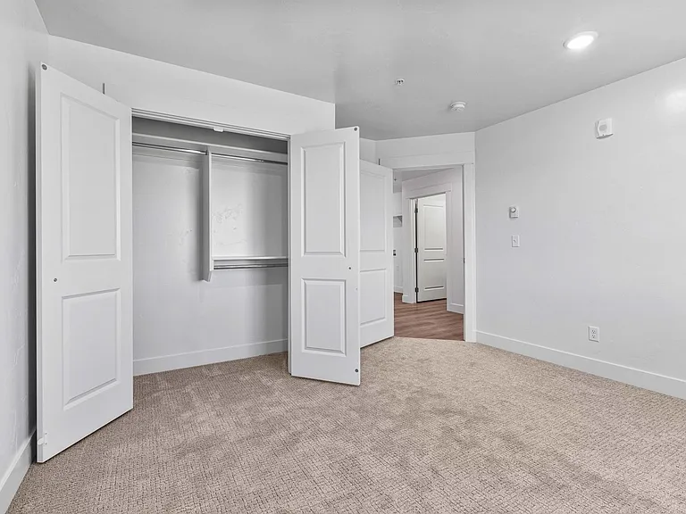 3 Bedroom 1.5 Bathroom — Photo 36