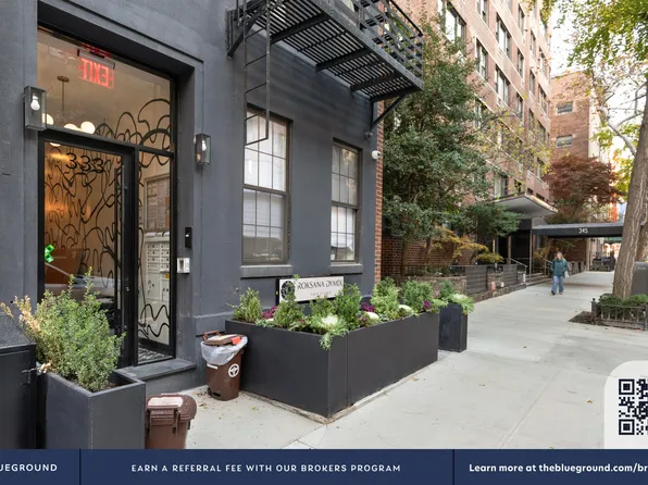 333 East 52nd Street image 18 of 19