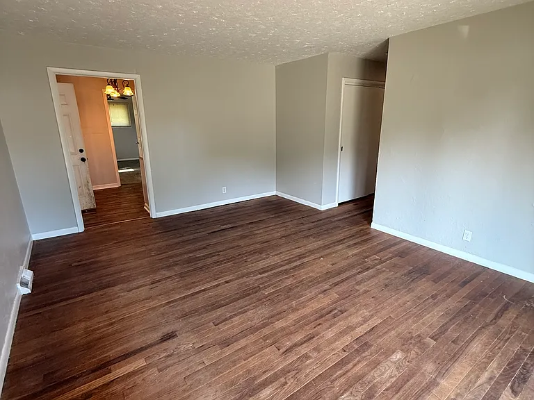 2173 Newcomer Ln — Photo 12
