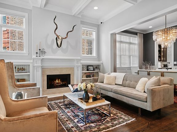 4th image of 2020 W Leland Ave
