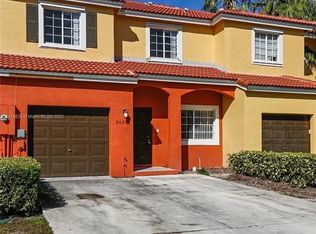 2030 SW 104th Ave, Hollywood, FL 33025