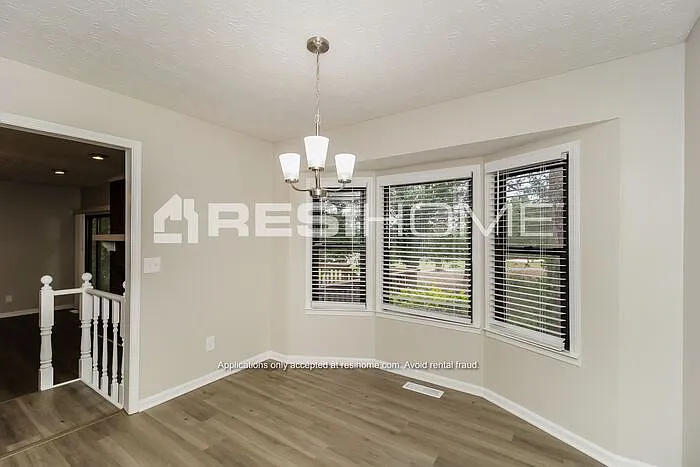 4087 Essex Dr — Photo 7