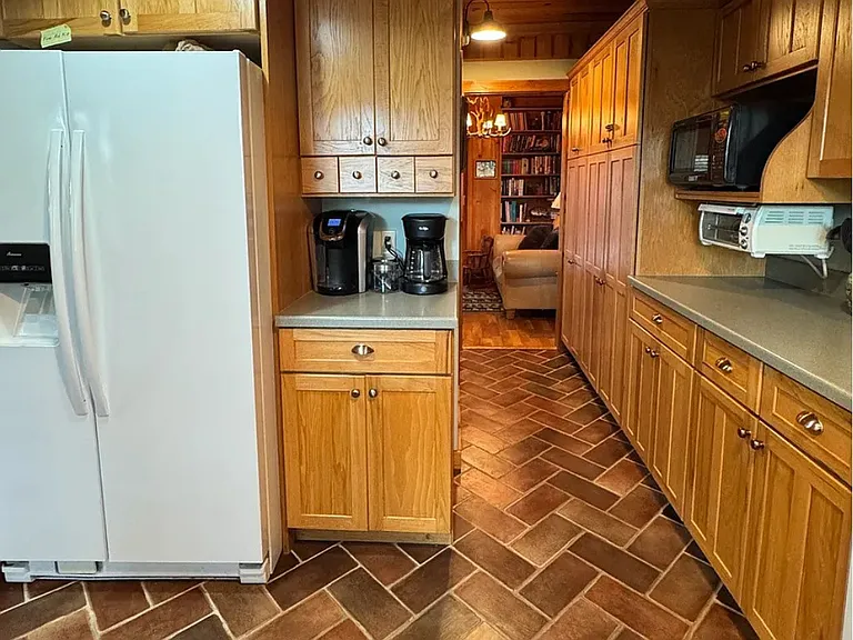 185 Alpine Dr — Photo 4