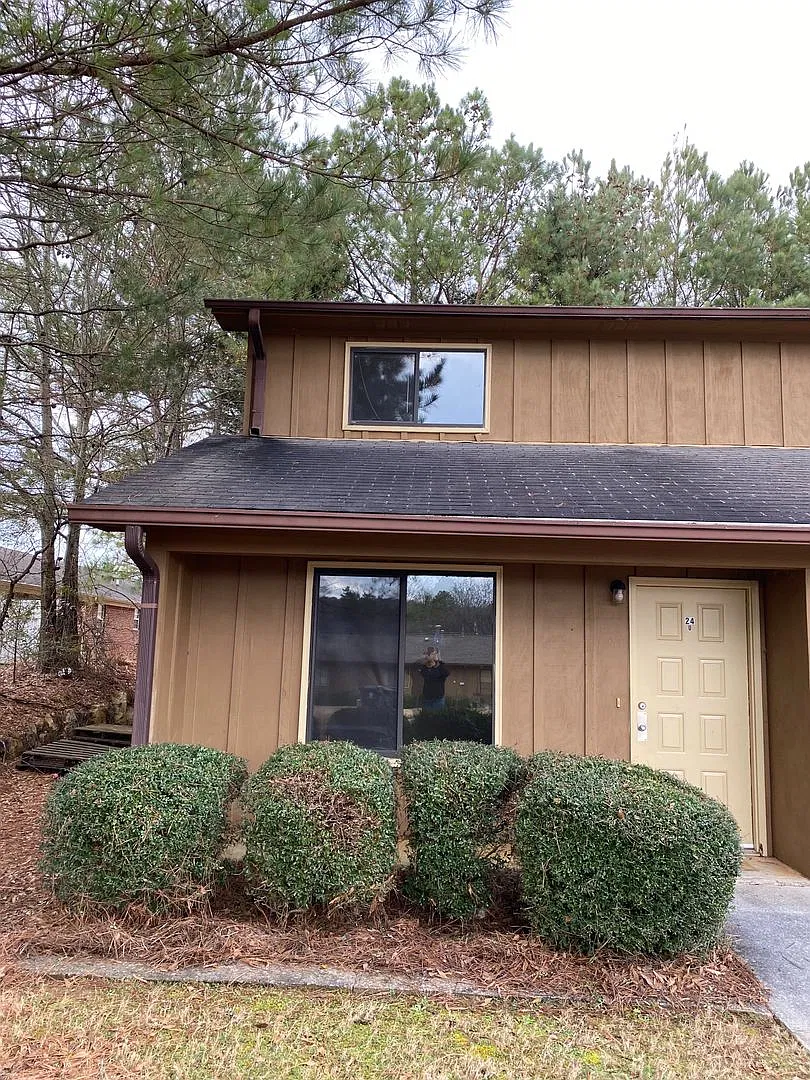 601 Evergreen Lane — Photo 2