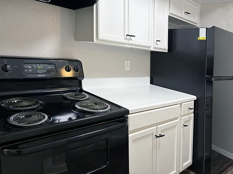 Creeks Edge Apartments — Photo 41