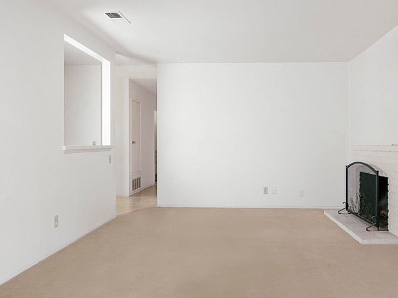 3rd image of 2211 Beaufort Dr
