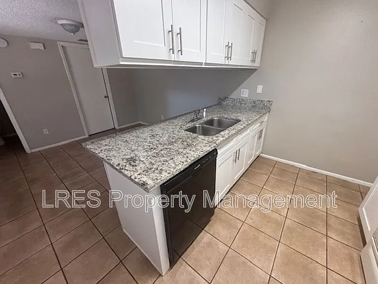 4620 Lighthouse Cir — Photo 8