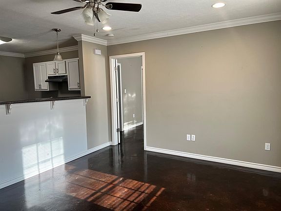 2nd image of 2331 Legion St