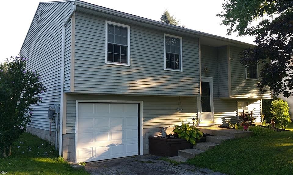 1st image of 318 Stewart St
