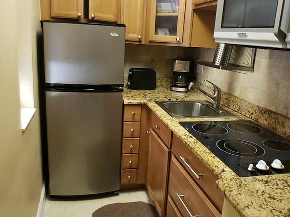 3rd image of 4025 Indian Creek Dr APT 202