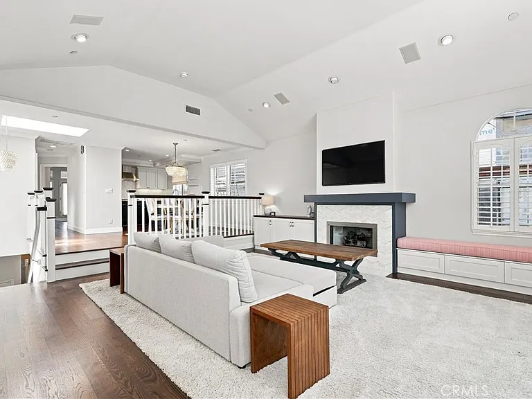 1740 Havemeyer Ln — Photo 6