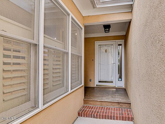 5th image of 2827 Springwood Drive