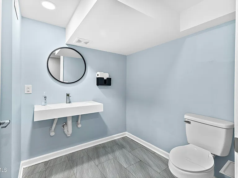 630 Broad St #2 — Photo 17