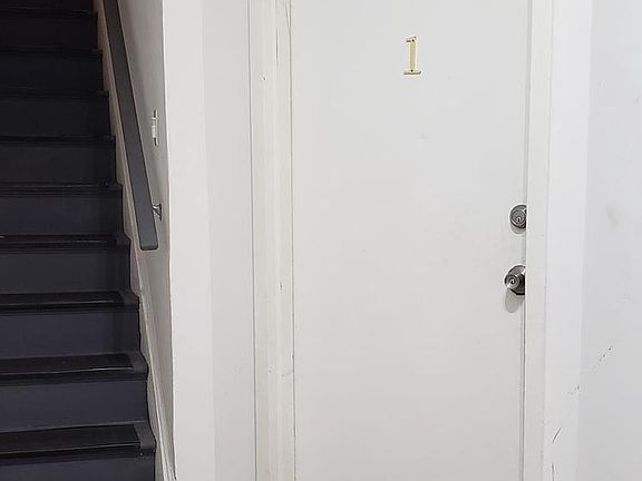 4th image of 502 W 7th St APT 1