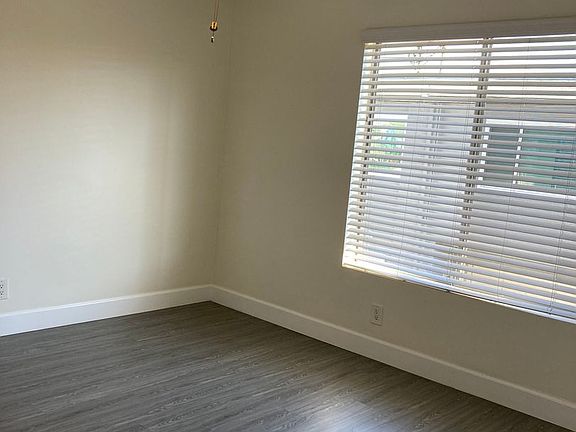 5th image of 530 Junipero Ave APT 9