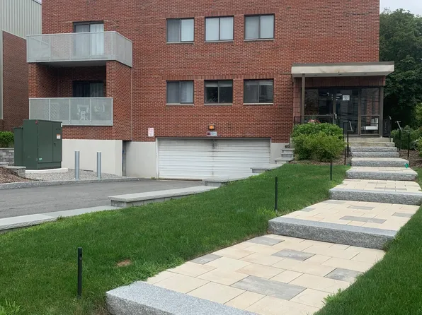 392-396, 400, 404 Langley Road